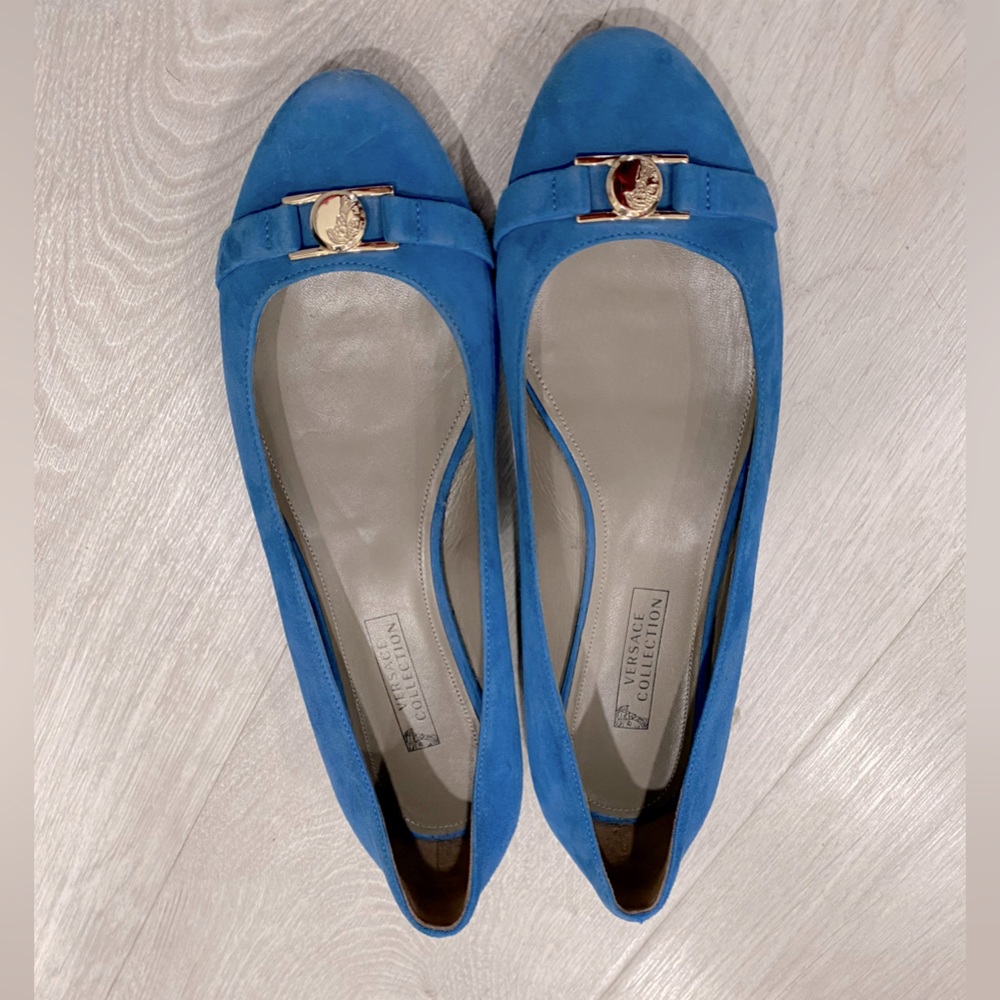 New Authentic Versace flats in beautiful sky blue in size 39, genuine suede